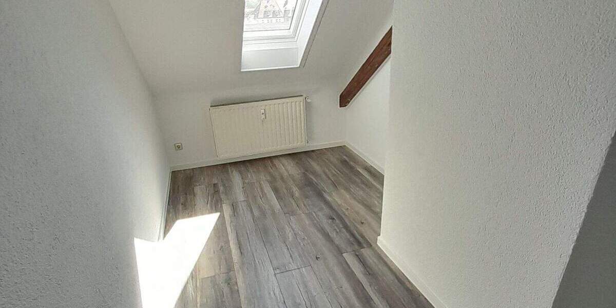 Etagenwohnung Weißenfels - 3 Zimmer, 72 m&sup2;, 436&euro; | Angebot:26406877