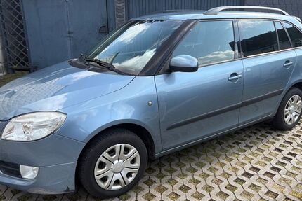 Skoda Fabia 186.000 km 900 &euro; Großbreitenbach 98701