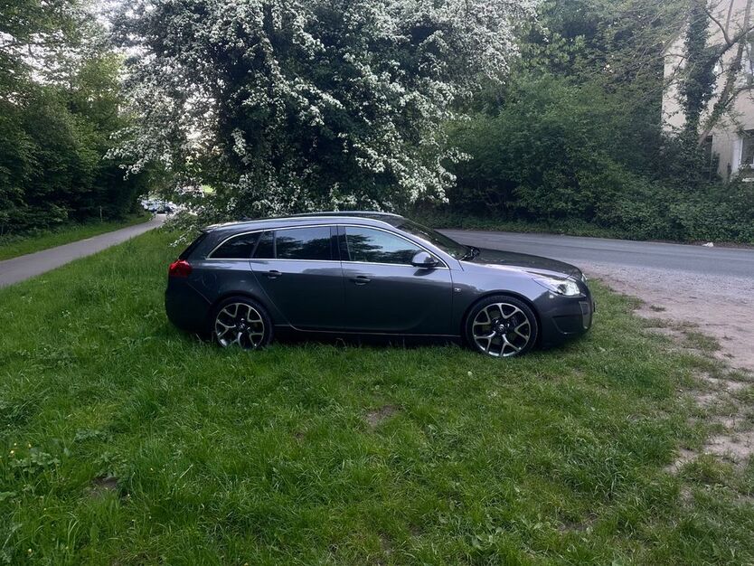 Opel Insignia 152.500 km 12.000 € Dortmund 44369