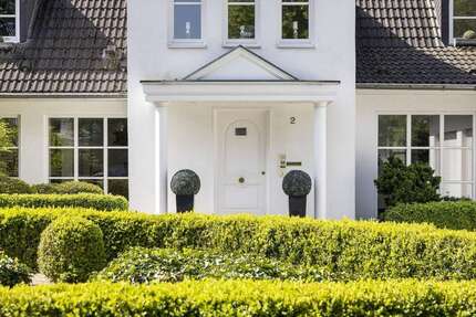 Haus zum Kaufen in Neuss 2.300.000 € 325 m²