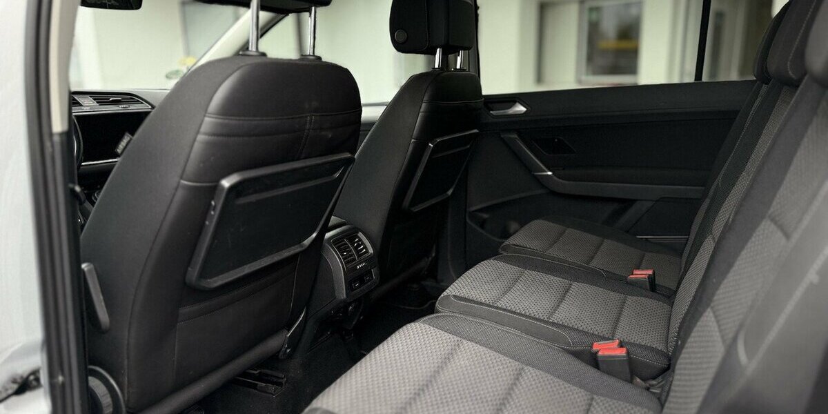 VW Touran 7 Sitze / Automatik / AHK / 1. Hd / Navi 110.000 km 23.490 &euro; Mönchengladbach 41066