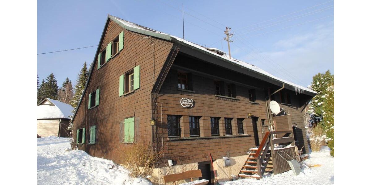 Mehrfamilienhaus, Wohnhaus Feldberg (Schwarzwald) - 6 Zimmer, 131 m&sup2;, 1.120&euro; | Angebot:25976657