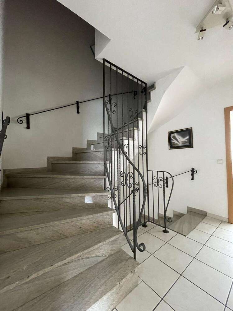 Haus zum Kaufen in Wiesbaden 495.000 € 120 m²