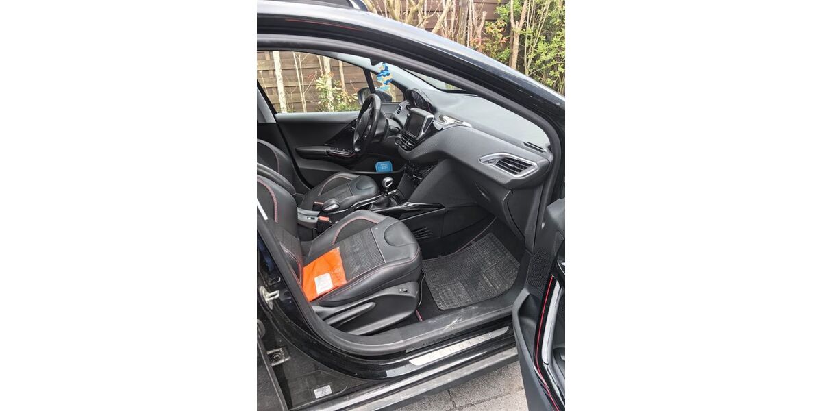Peugeot 2008 75.000 km 10.000 &euro; Lübeck 23566