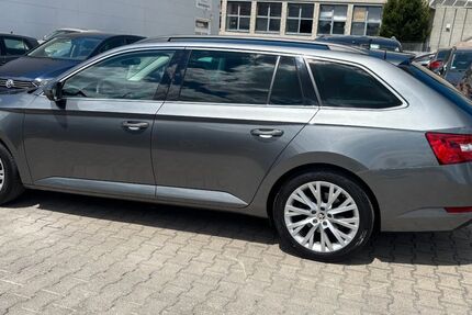 Skoda Superb 73.032 km 22.450 &euro; Nufringen/Stuttgart 71154