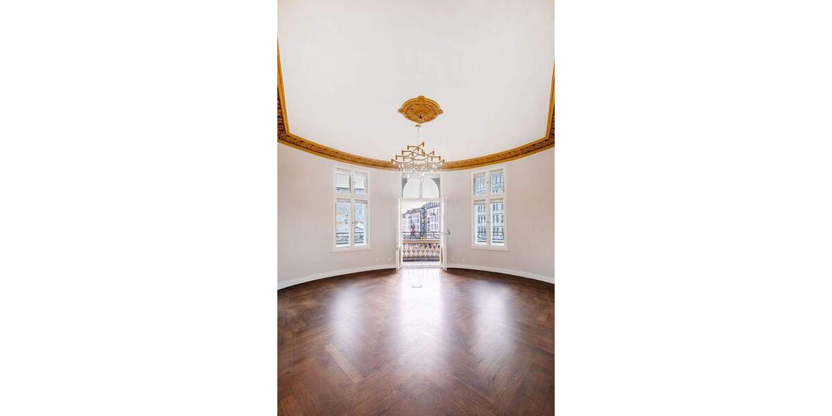 HAUS FEUERLAND: Historisches Wohn- und Geschäftshaus 5 zimmer