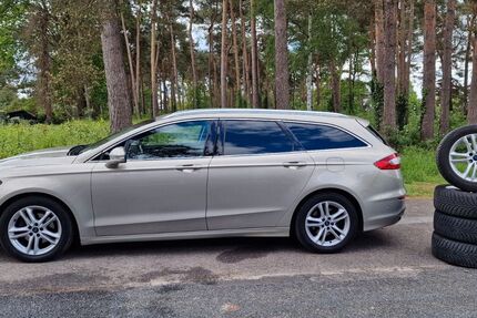 Ford Mondeo 150.600 km 8.450 &euro; Celle 29227