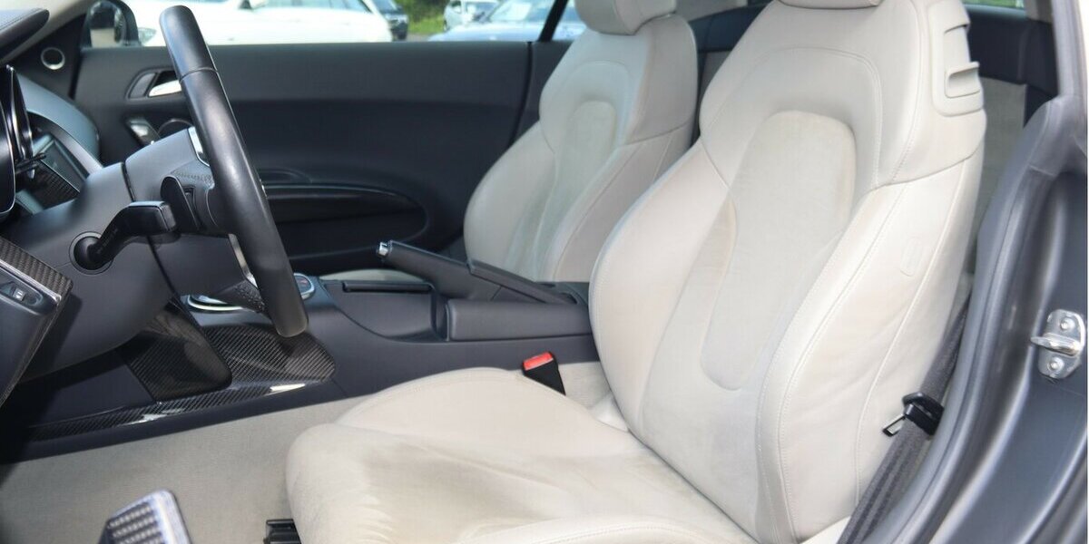 Audi R8 4.2 FSI QUATTRO/BANG & OLUFSEN/MMI NAVI/PDC 96.807 km 54.900 &euro; Villingen-Schwenningen 78054