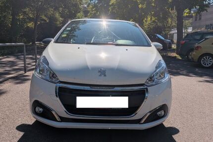 Peugeot 208 95.500 km 5.750 &euro; Stuttgart 70199