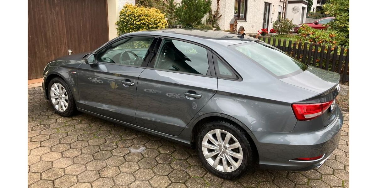 Audi A3 127.200 km 17.990 &euro; Neunburg vorm Wald 92431
