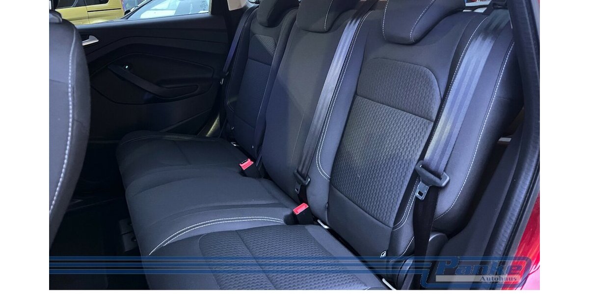 Ford Kuga Automatik*Navi*Carplay*SHZ*Tempo* 63.647 km 14.990 &euro; Berlin 13187