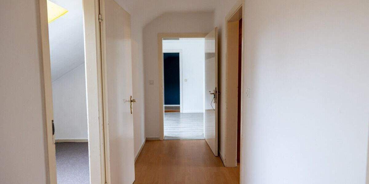 Mehrfamilienhaus, Wohnhaus Delmenhorst Iprump/Varrelgraben - 7 Zimmer, 286 m&sup2;, 333.000&euro; | Angebot:23960321