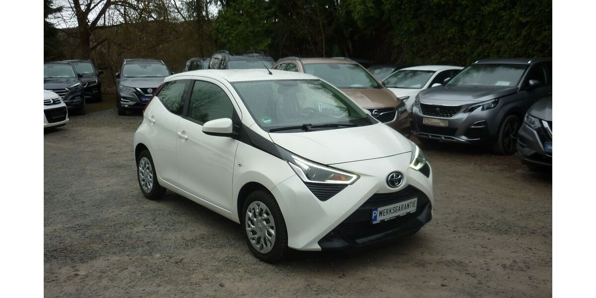 Toyota Aygo (X) 41.993 km 9.990 &euro; Estenfeld bei Würzburg 97230