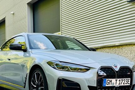 BMW i4 14.763 km 52.900 &euro; Wiehl 51674