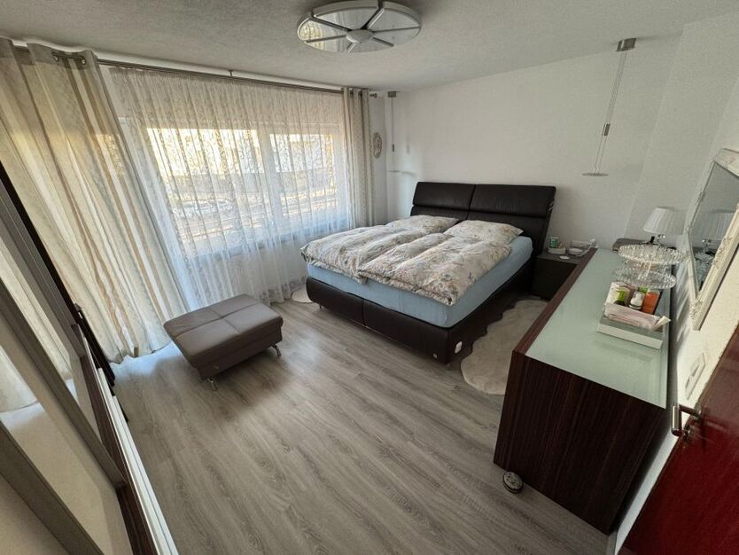 Provisionsfrei* Reiheneckhaus von Privat in Herrenberg - Brahmsstraße 5.5 zimmer