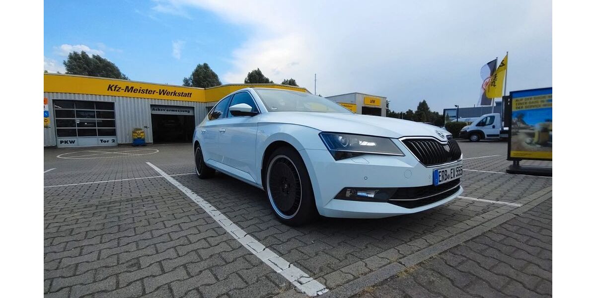 Skoda Superb 370.000 km 9.999 &euro; Malborn 54426