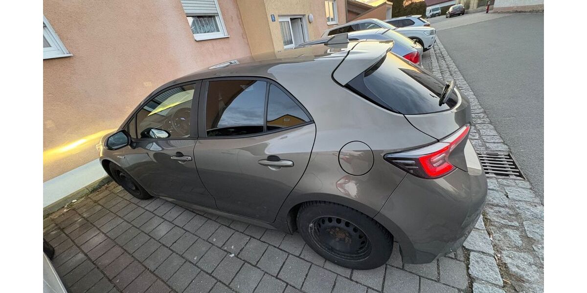 Toyota Corolla 120.000 km 16.500 &euro; Abensberg 93326