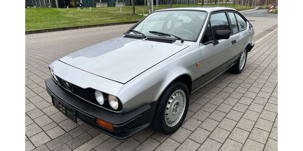 Alfa Romeo GTV 131.718 km 12.000 &euro; Essen 45131