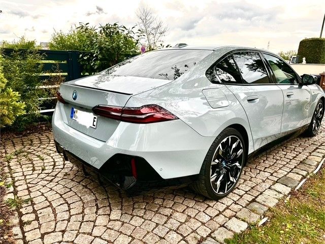 BMW i5 26.500 km 68.200 € München 80999