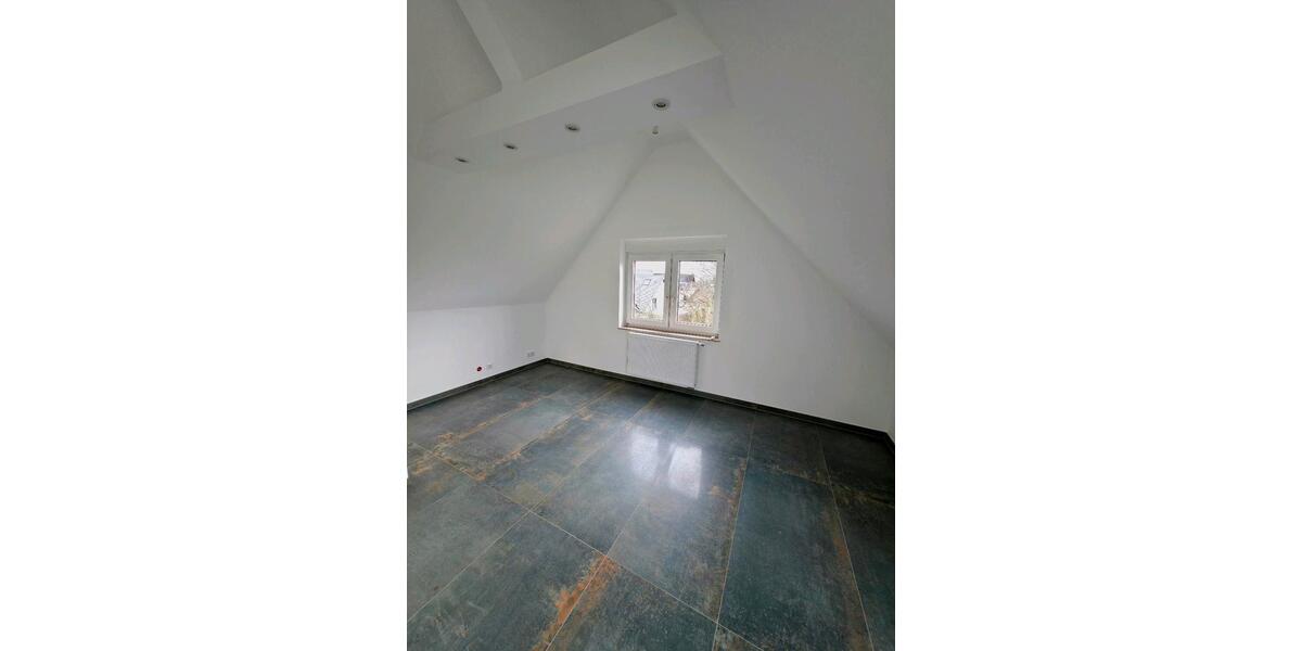 Hochwertige Dachgeschosswohnung in Kaarst Erstbezug 1 zimmer