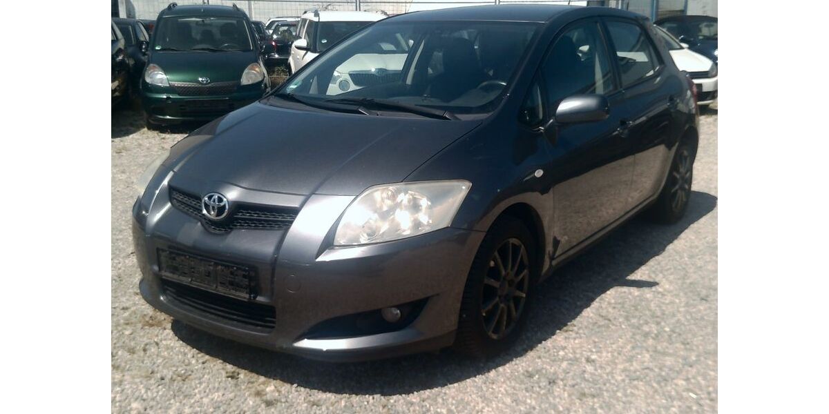Toyota Auris 147.000 km 3.799 &euro; Bonn 53227