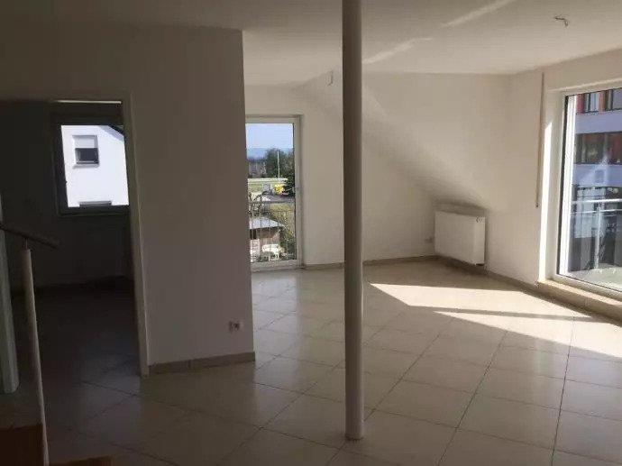 Dachgeschoßwohnung Heroldsbach - 3.5 Zimmer, 106 m&sup2;, 1.230&euro; | Angebot:26119763