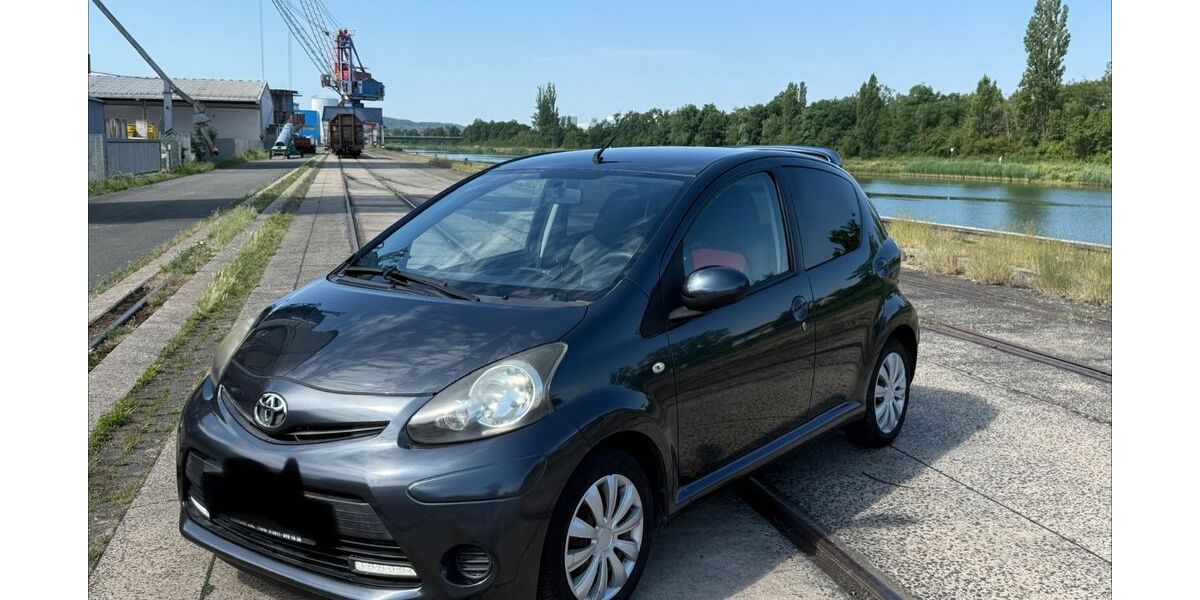 Toyota Aygo (X) 54.600 km 4.900 &euro; Fürth 90768