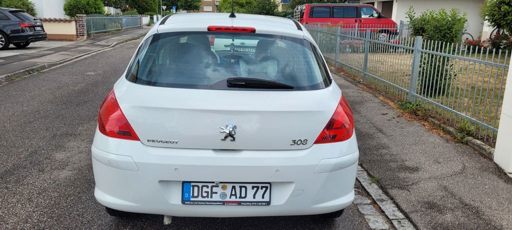 Peugeot 308 180.487 km 5.500 &euro; Dingolfing 84130