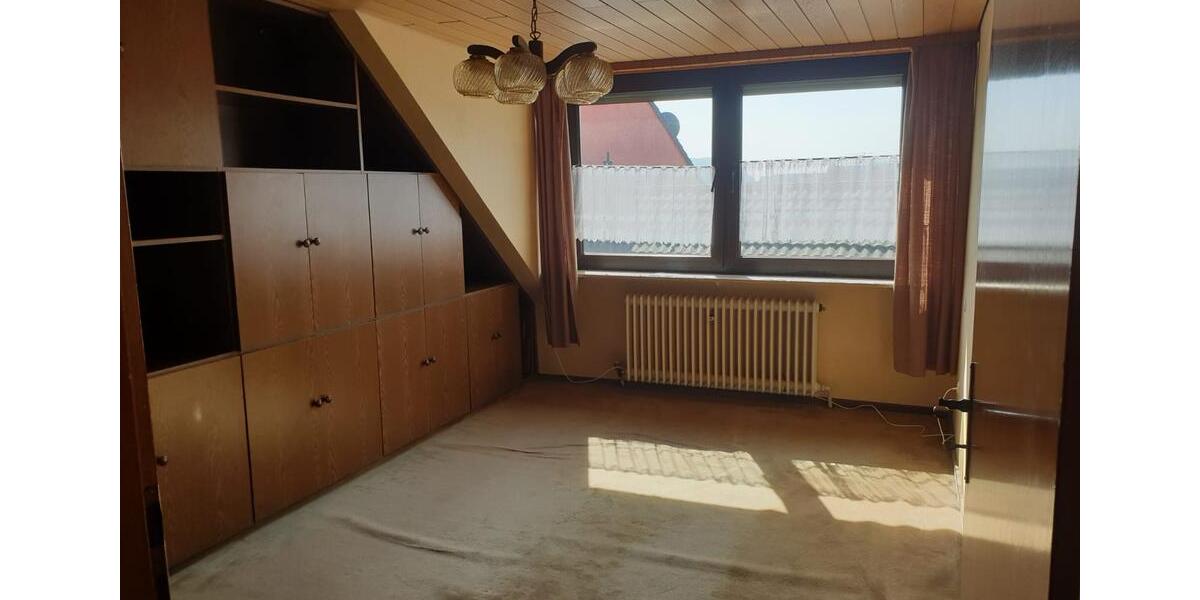 Reihenhaus Remagen - 6 Zimmer, 215 m&sup2;, 260.000&euro; | Angebot:27227804