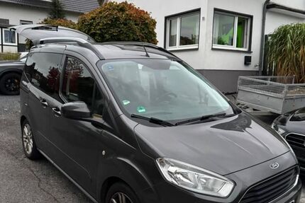 Ford Tourneo Courier 96.000 km 9.100 &euro; Königswinter 53639