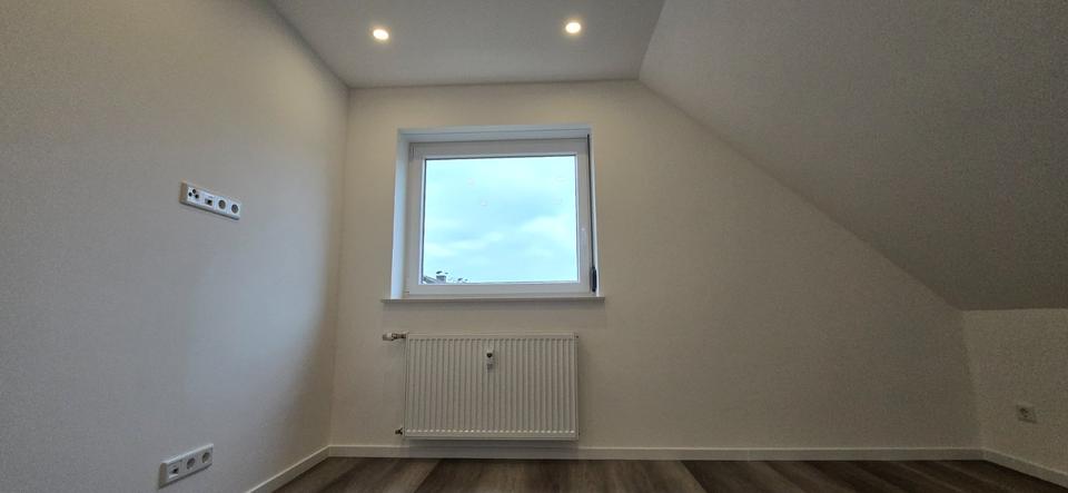 Dachgeschoßwohnung Augustdorf - 4 Zimmer, 75 m&sup2;, 600&euro; | Angebot:24330064