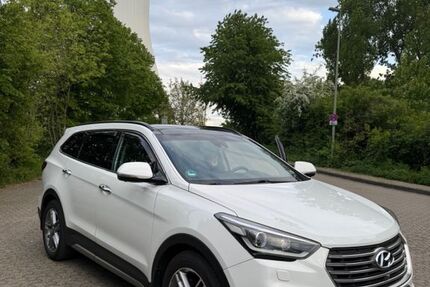 Hyundai Grand Santa Fe 222.500 km 15.499 &euro; Duisburg 47179