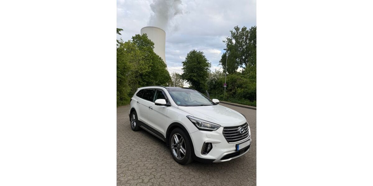 Hyundai Grand Santa Fe 222.500 km 15.499 &euro; Duisburg 47179