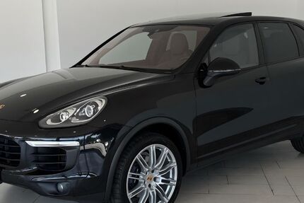 Porsche Cayenne 149.000 km 33.900 € Hamburg 22043