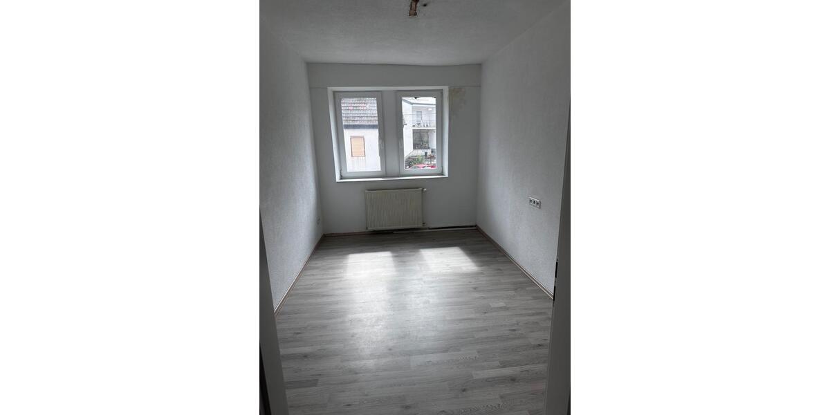 Dachgeschoßwohnung Neunkirchen Heinitz - 3 Zimmer, 90 m&sup2;, 650&euro; | Angebot:26413145