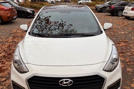 Hyundai i30 74.300 km 12.500 &euro; Hamburg 22115