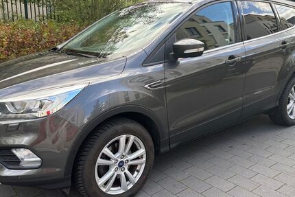 Ford Kuga 136.000 km 10.600 &euro; Bonn 53177