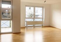 Helle 3 Zimmerwohnung mit Balkon, EBK und Garage