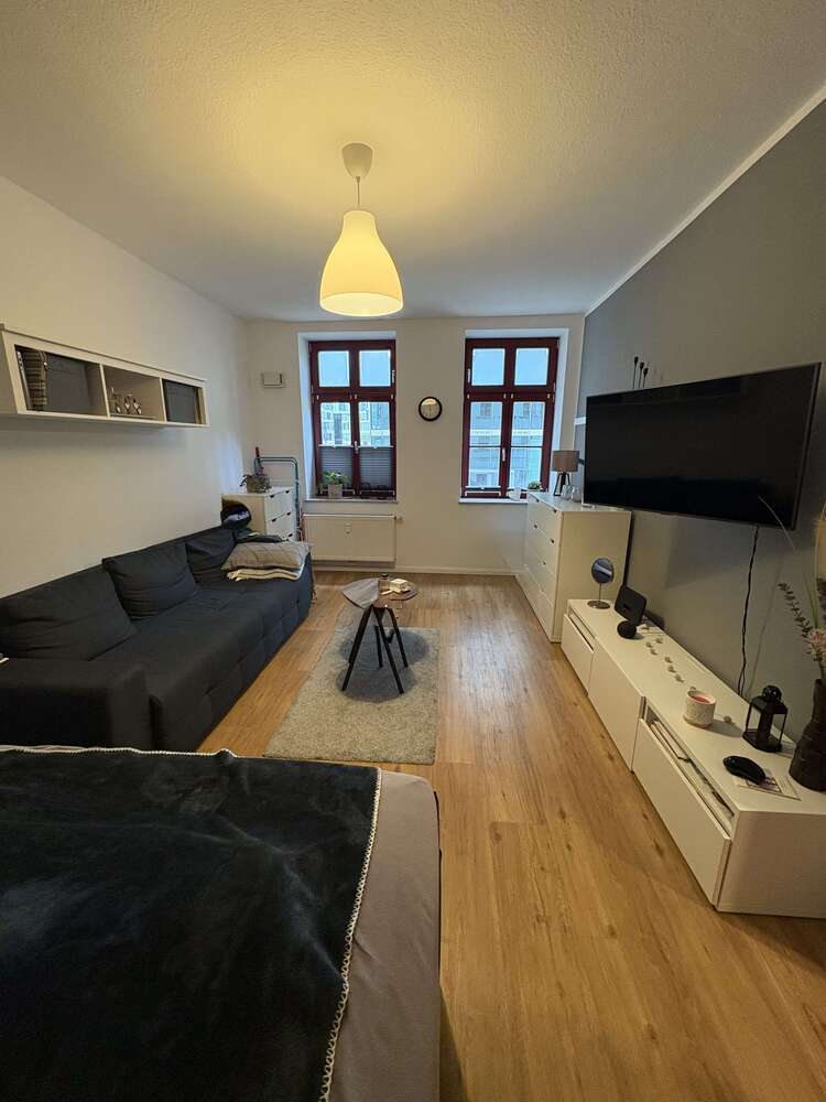 Wohnung zum Mieten in Rostock 351 € 32.5 m²