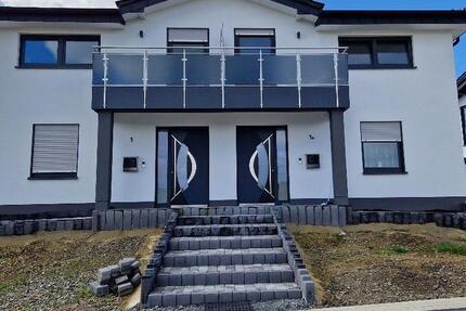 Haus Nümbrecht - 4 Zimmer, 140 m&sup2;, 2.000&euro; | Angebot:26222623