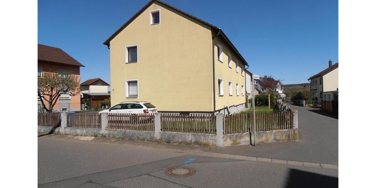 Etagenwohnung Weiden in der Oberpfalz - 2 Zimmer, 67 m&sup2;, 500&euro; | Angebot:26394256