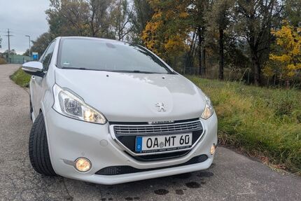 Peugeot 208 73.000 km 6.200 &euro; Rettenberg 87549