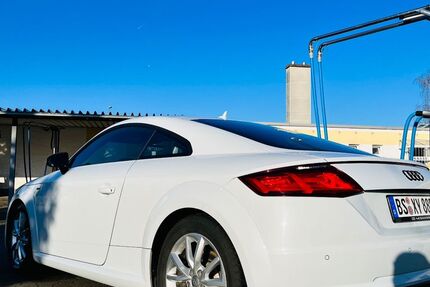 Audi TT 95.000 km 22.990 € Schwalbach 65824