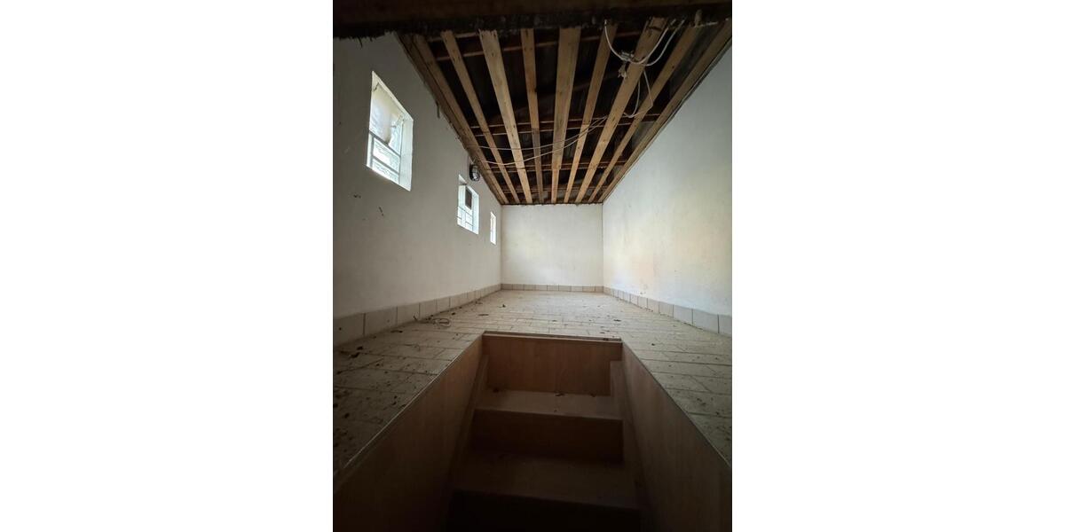 Reihenhaus Selb - 7 Zimmer, 120 m&sup2;, 85.000&euro; | Angebot:27239372
