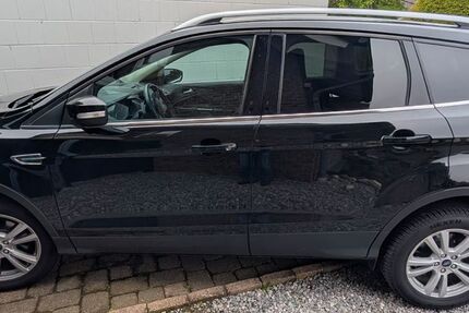 Ford Kuga 77.500 km 11.950 &euro; Übach -Palenberg 52531