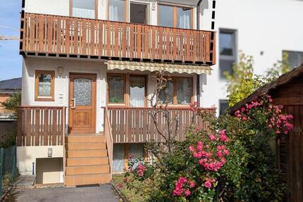 Helle 2 Zimmer Wohnung, zentral und ruhig in Krailling 2 zimmer