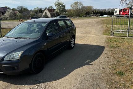 Ford Focus 220.000 km 1.490 &euro; Luckau 15926