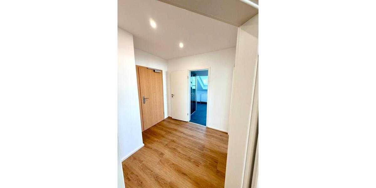 Dachgeschoßwohnung Ingolstadt Nordost - 2 Zimmer, 67 m&sup2;, 950&euro; | Angebot:26394273