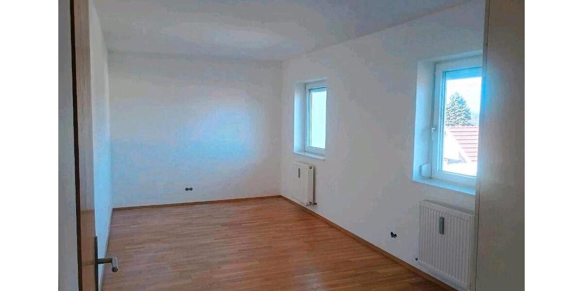 Etagenwohnung Hutthurm - 3 Zimmer, 105 m&sup2;, 750&euro; | Angebot:26180750