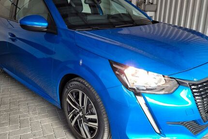 Peugeot 208 129.555 km 7.950 &euro; Berlin 12277